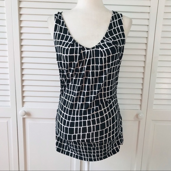 3/$25 NEW YORK & COMPANY Black White Tank Top Size Medium - Picture 1 of 10
